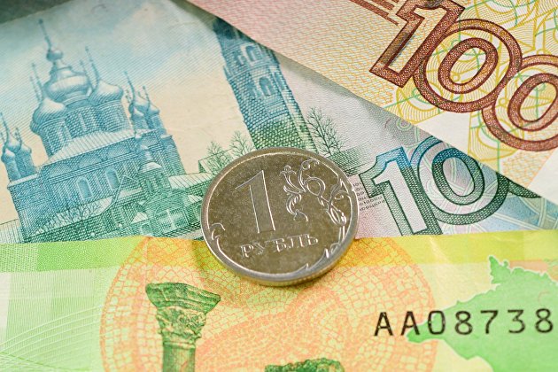 Курс рубля укрепился против доллара, евро и юаня